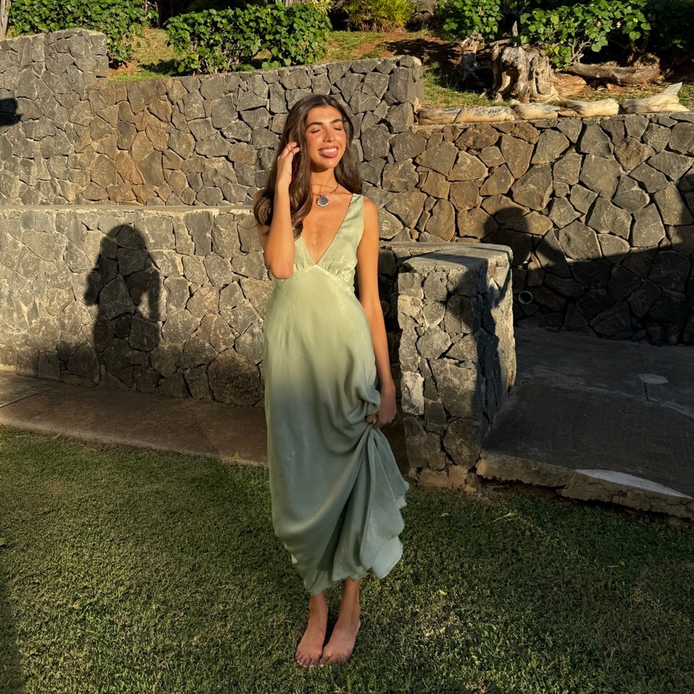 RESA sage green bridesmaid dress v - Picture 4 of 5